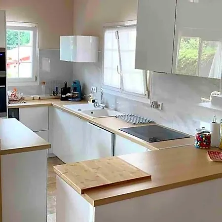 Holiday home 1km Plage, Agreable Maison 6 Pers Classee 3* Hendaye