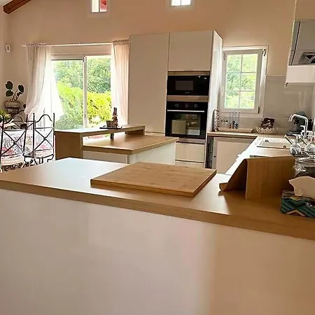 Holiday home 1km Plage, Agreable Maison 6 Pers Classee 3*